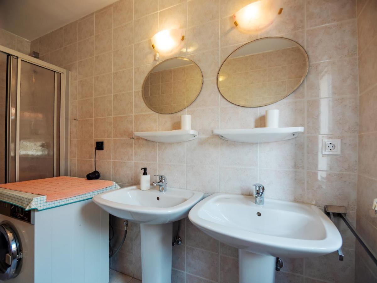 Luise - Four Towers Apartments ラブ エクステリア 写真