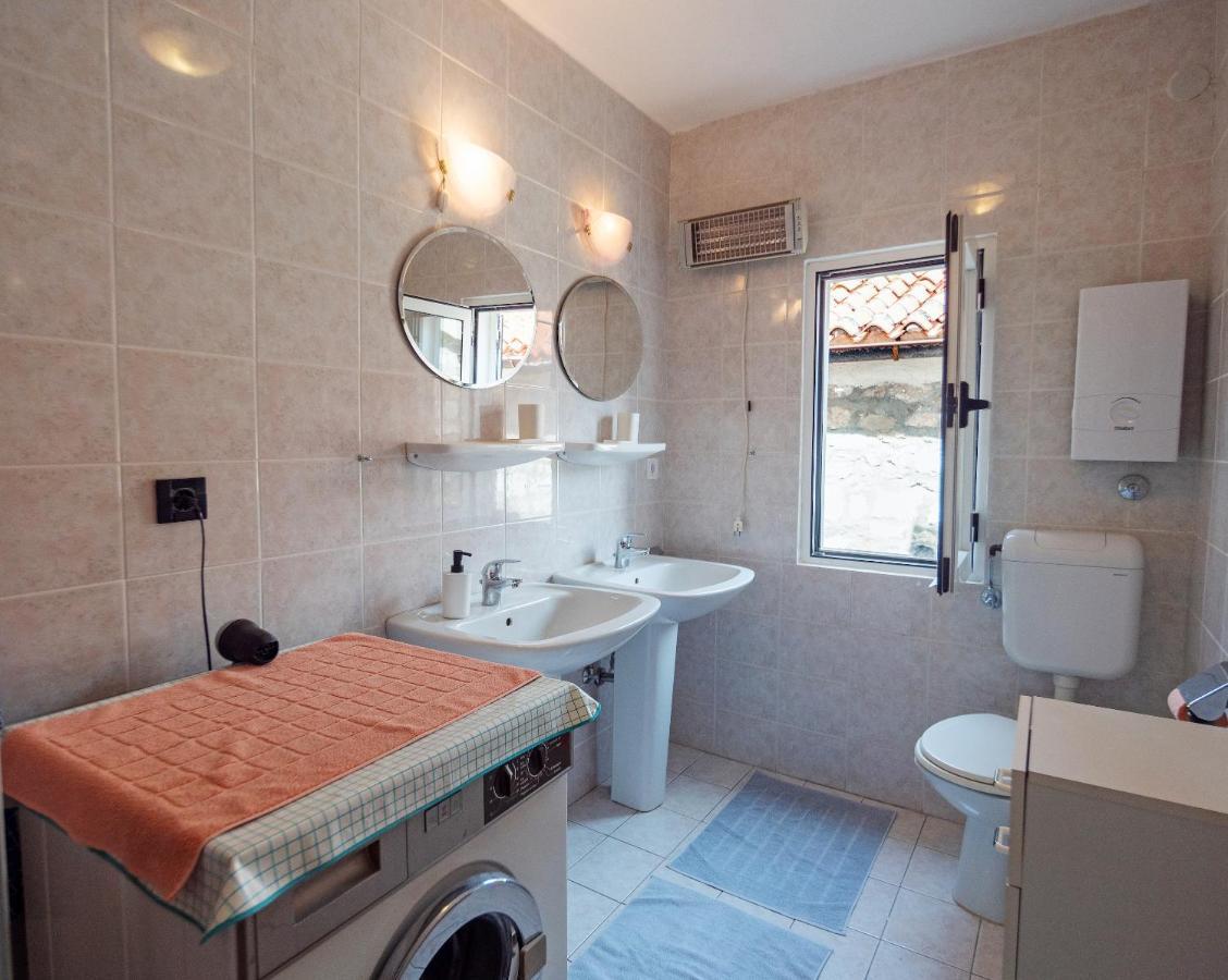 Luise - Four Towers Apartments ラブ エクステリア 写真